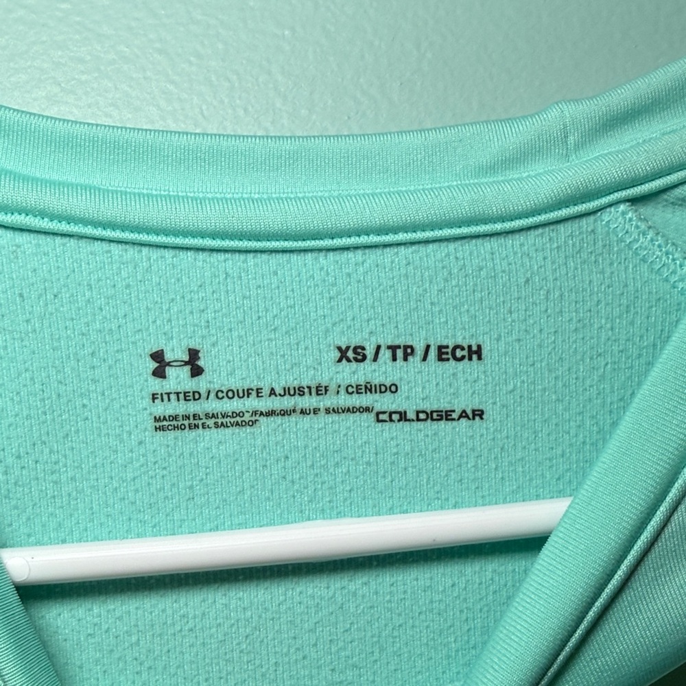Under Armour Women’s Cold Gear - Picture 2 of 3